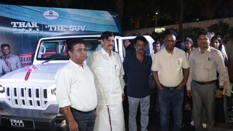 மஹிந்திரா  & மஹிந்திரா-வின் எஸ்யுவி அறிமுகம்.; இயக்குனர் சேரன் பங்கேற்பு