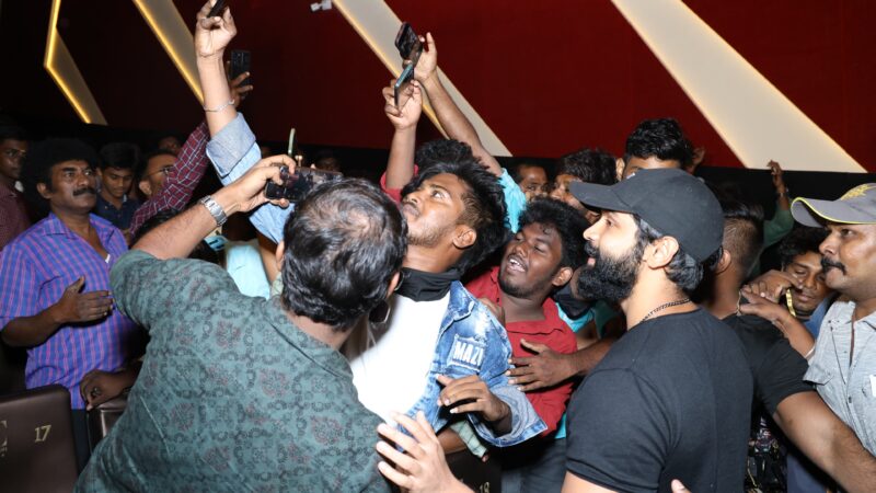 ‘மகான்’ ஸ்பெஷல் ஷோ.; ரசிகர்களுக்கு பர்த்டே பார்ட்டி வைத்த துருவ் விக்ரம்