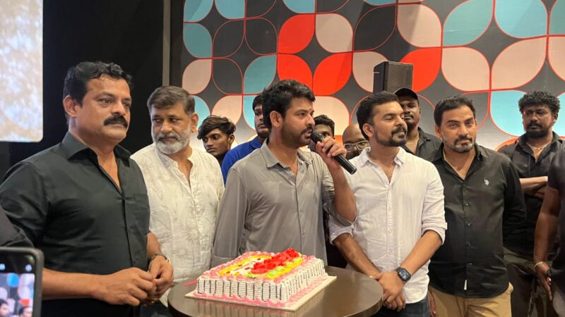 தியேட்டரில் ரசிகர்களுடன் ‘சார்’ பட வெற்றியை கொண்டாடிய படக்குழு