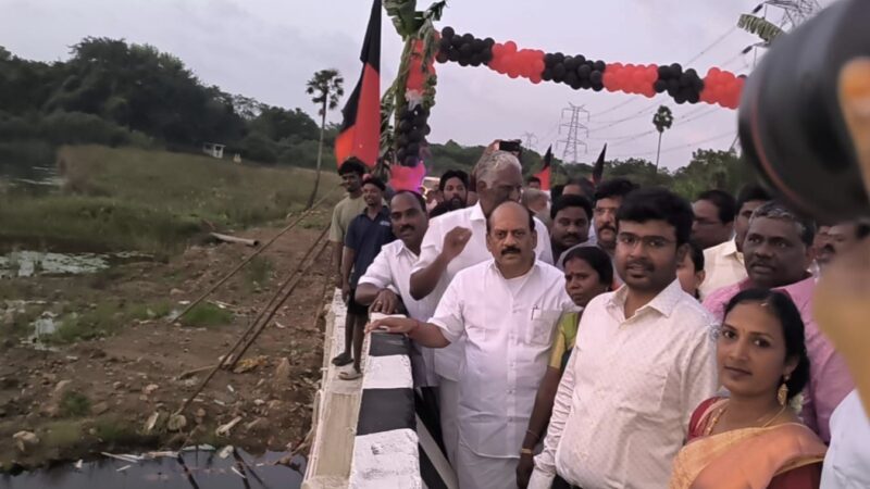 50 ஆண்டுகள் கிடப்பிலிருந்த கொண்டங்கி – அகரம் மேம்பாலத்தை திறந்த அமைச்சர் அன்பரசன்