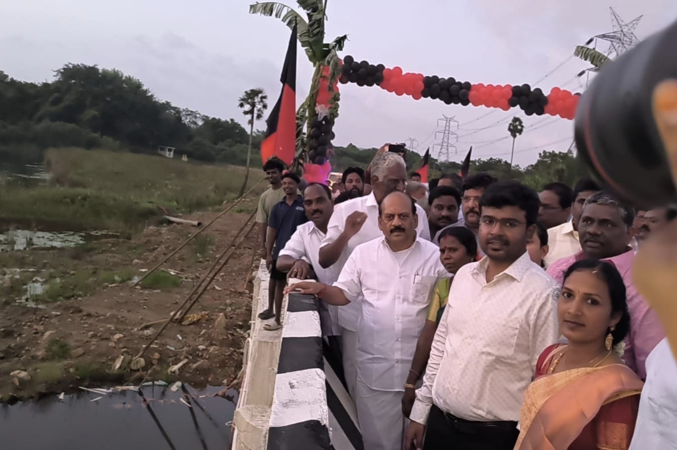 50 ஆண்டுகள் கிடப்பிலிருந்த கொண்டங்கி – அகரம் மேம்பாலத்தை திறந்த அமைச்சர் அன்பரசன்