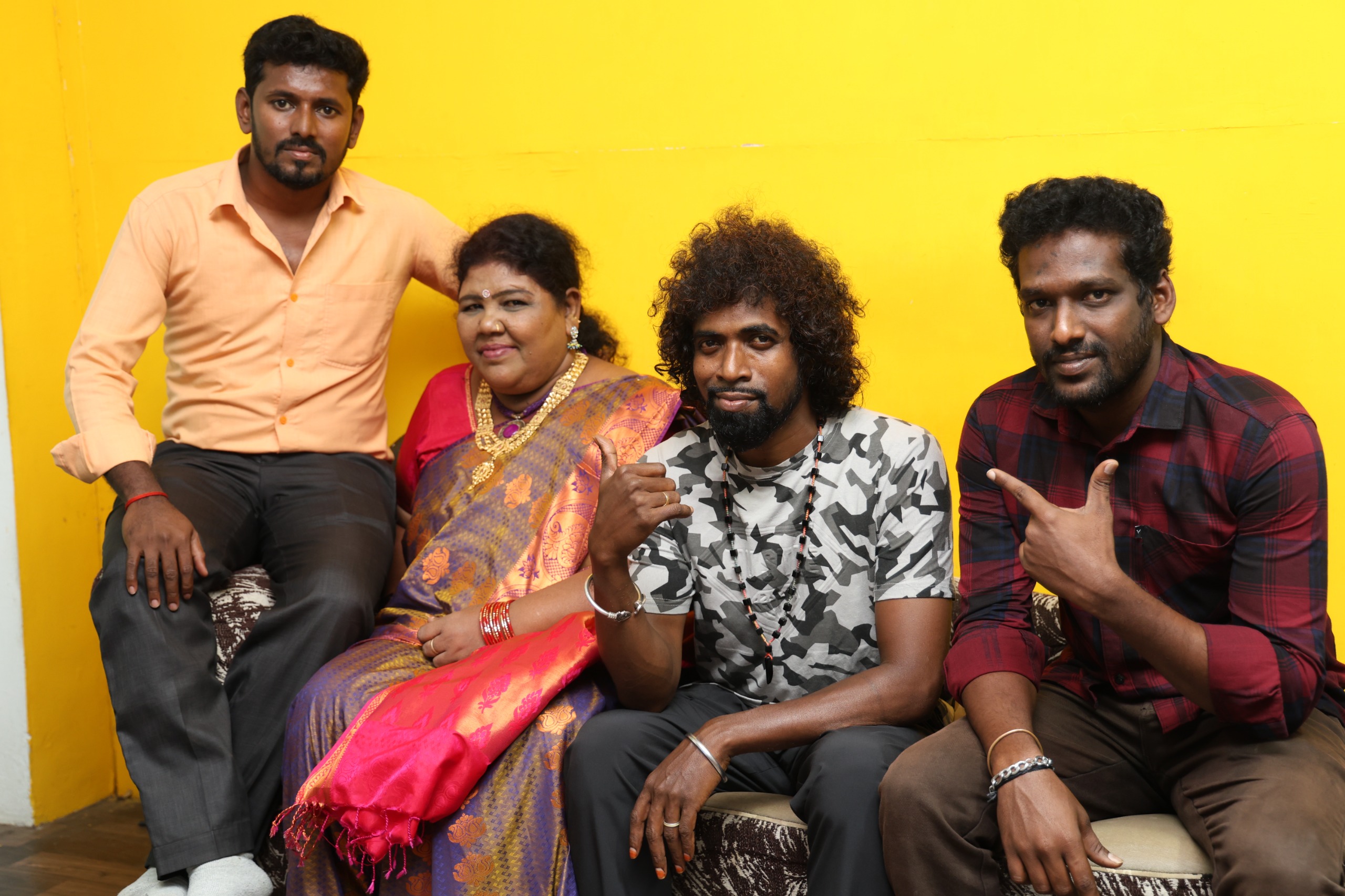 ஏழையும் பணக்காரனும் சிக்கும் கருப்பு சகதி..; ‘கள்ள நோட்டு’ திரைப்பட டீசர்