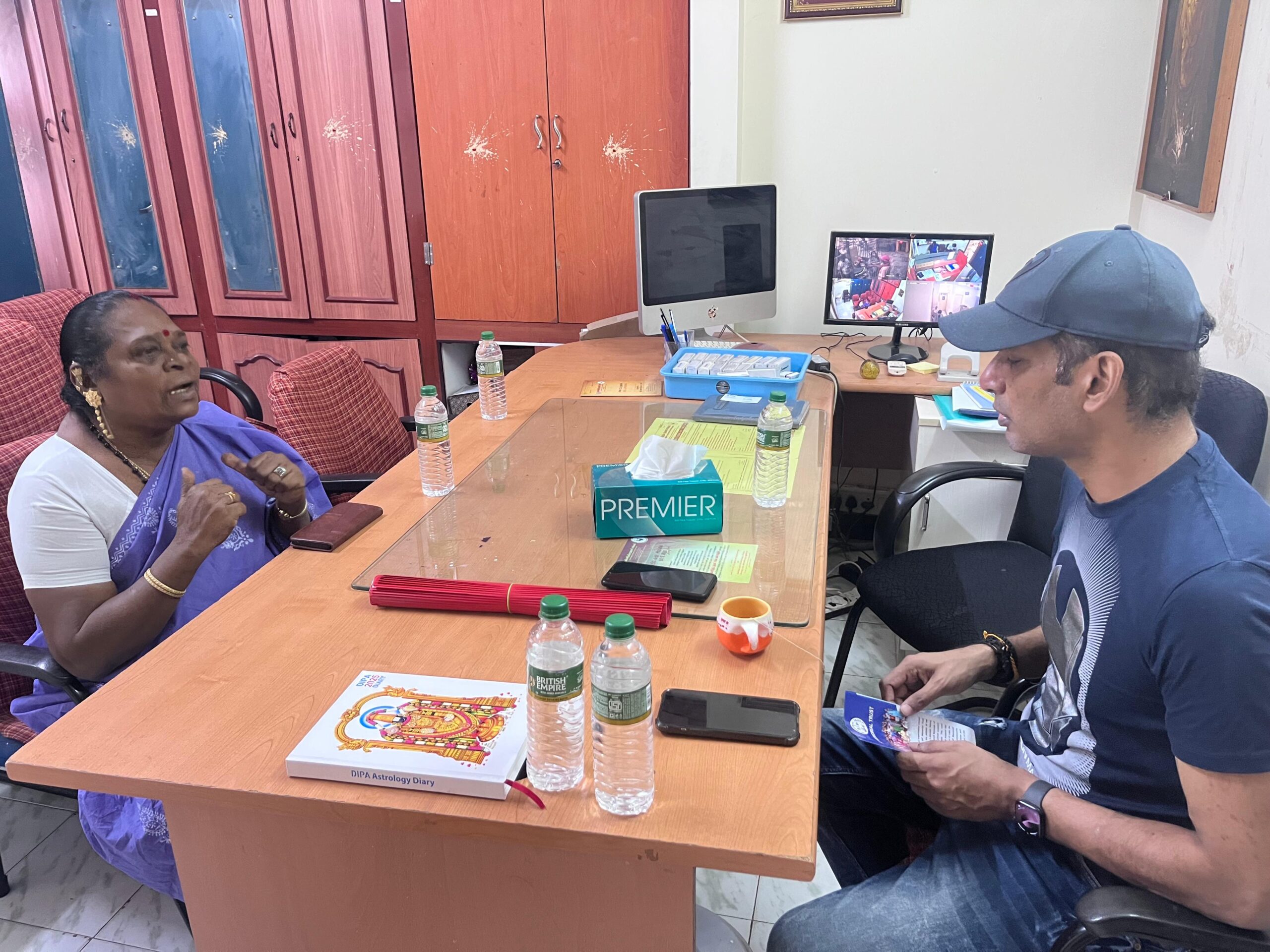 HIV-யால் பாதிக்கப்பட்ட குழந்தைகளுக்கு நடிகர் சங்கம் ₹ 10 லட்சம் உதவி