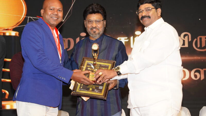 அறம் செய்ய விரும்பு அறக்கட்டளை : ‘சவீதா’ பேராசிரியர் பாக்யராஜ் & ‘நீதியின் குரல்’ பாஸ்கரன் ஆகியோருக்கு விருது 