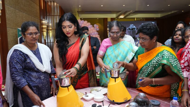 மகளிர் தின ஸ்பெஷல் வசந்த் & கோ – பஜாஜ் கொண்டாட்டம் : நடிகை ரேஷ்மா பங்கேற்பு