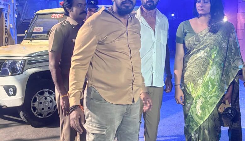 மோகனை அடுத்து சுரேஷுக்கும் ரீ-என்ட்ரீ தரும் விஜய் ஸ்ரீ.: ஆல்ரெடி அனித்ராவும் இவிடே உண்டு