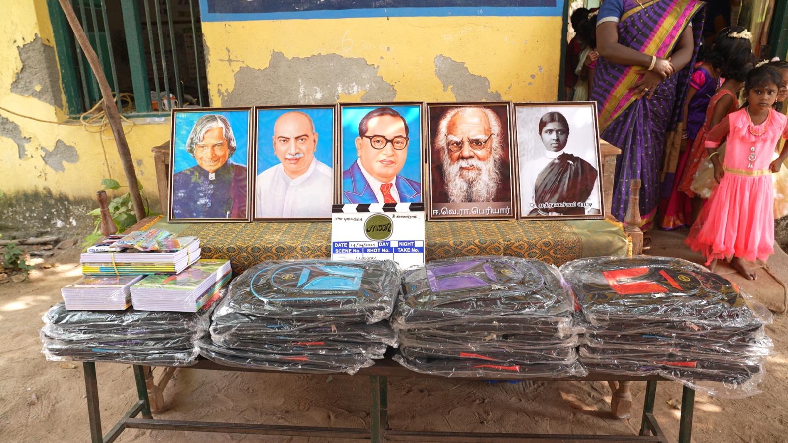 அம்பேத்கர் – பெரியார் – காமராஜர் – கலாம் ஆசியுடன் மாணவர்கள் முன்னிலையில் ‘சாணி’ ஆரம்பம்