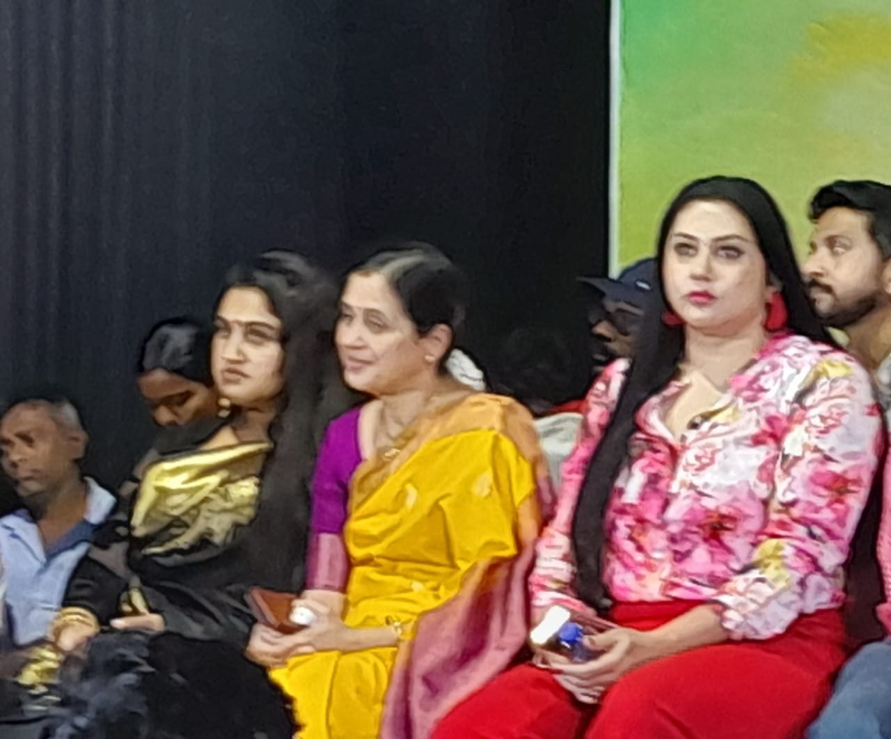 என் குடும்ப விழாவில் என்னை அறிமுகம் செய்த அதியமான்..  பெற்றோர்களுக்கு தேவையான ‘நிழற்குடை’… – தேவயானி