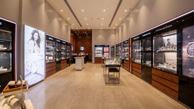 TITAN – Celebrate the Joy of Gifting with a Delightful In-Store Surprise