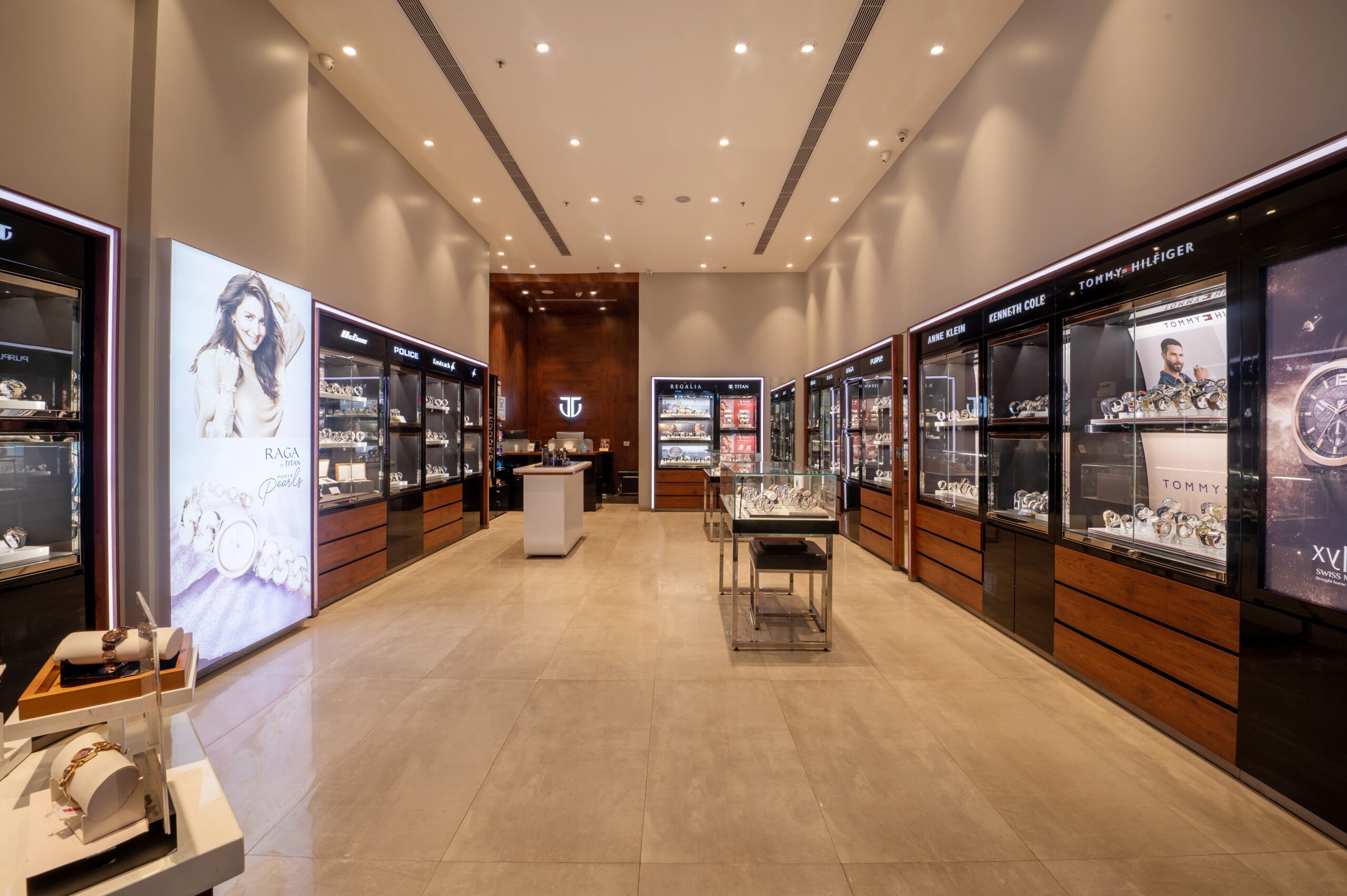 TITAN – Celebrate the Joy of Gifting with a Delightful In-Store Surprise