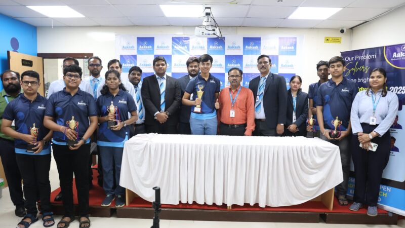 5 Students of Aakash Educational Services Ltd Become Top Scorers in JEE