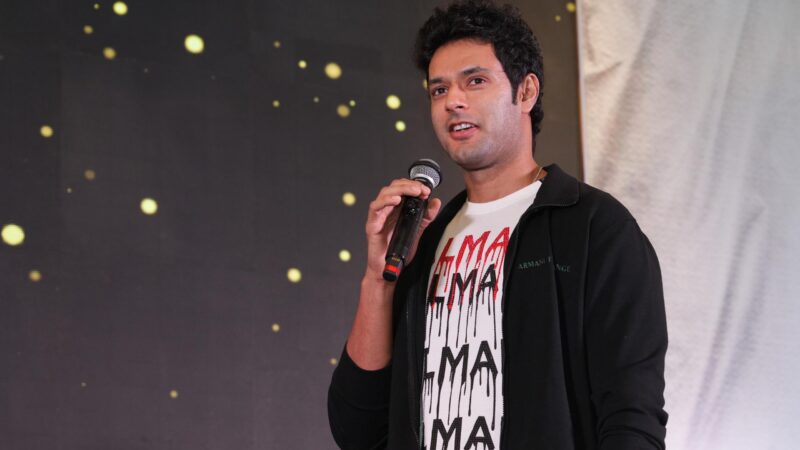 கோலிவுட்டில் கிரிக்கெட் வீரர் சுரேஷ் ரெய்னா அறிமுகம்..: தோனியுடன் கூட்டணி..?