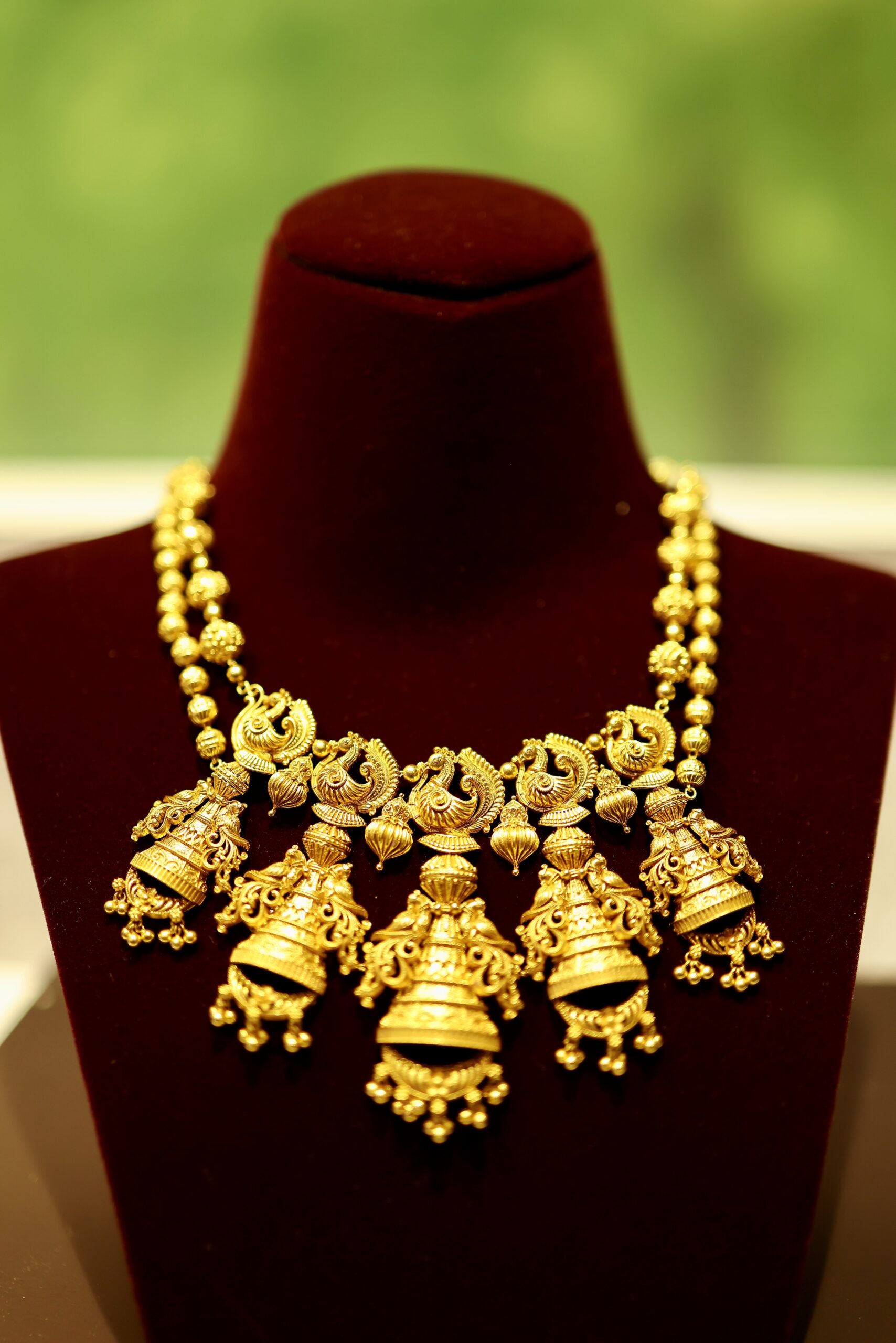 ஆடி வந்துட்டு.. ‘அகல்யம்’ வந்துட்டு.. தனிஷ்க் உடன் தாராளமா கொண்டாடுங்க.!