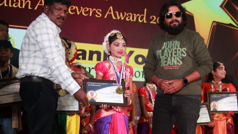 வெற்றி அடைவது மட்டுமல்ல..  மற்றவர்களுக்கான ஊக்கமும் கூட..; இந்திய அச்சீவர்ஸ் விருது விழாவில் கதிரவன் பேச்சு 