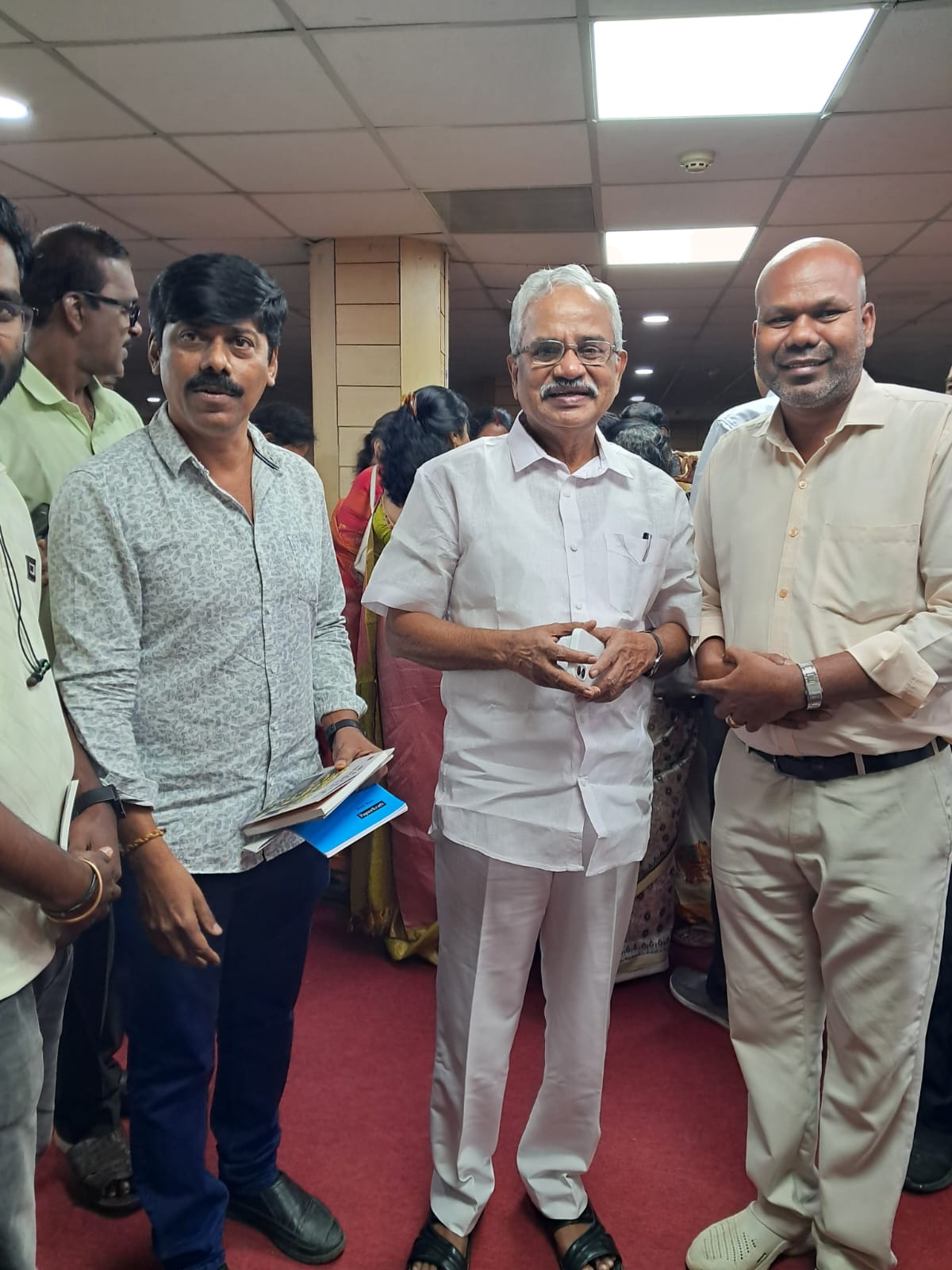 ஆசிரியரின் வார்த்தை வாழ்க்கையை மாற்றும் : தமிழருவி மணியன் &  பாரிவேந்தருடன் ஊக்கமளிக்கும் மாலை