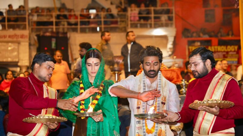 ‘தேரே இஷ்க் மே’ படத்திற்காக வாரணாசியை ஒளிரச் செய்த தனுஷ் & க்ரிதி 