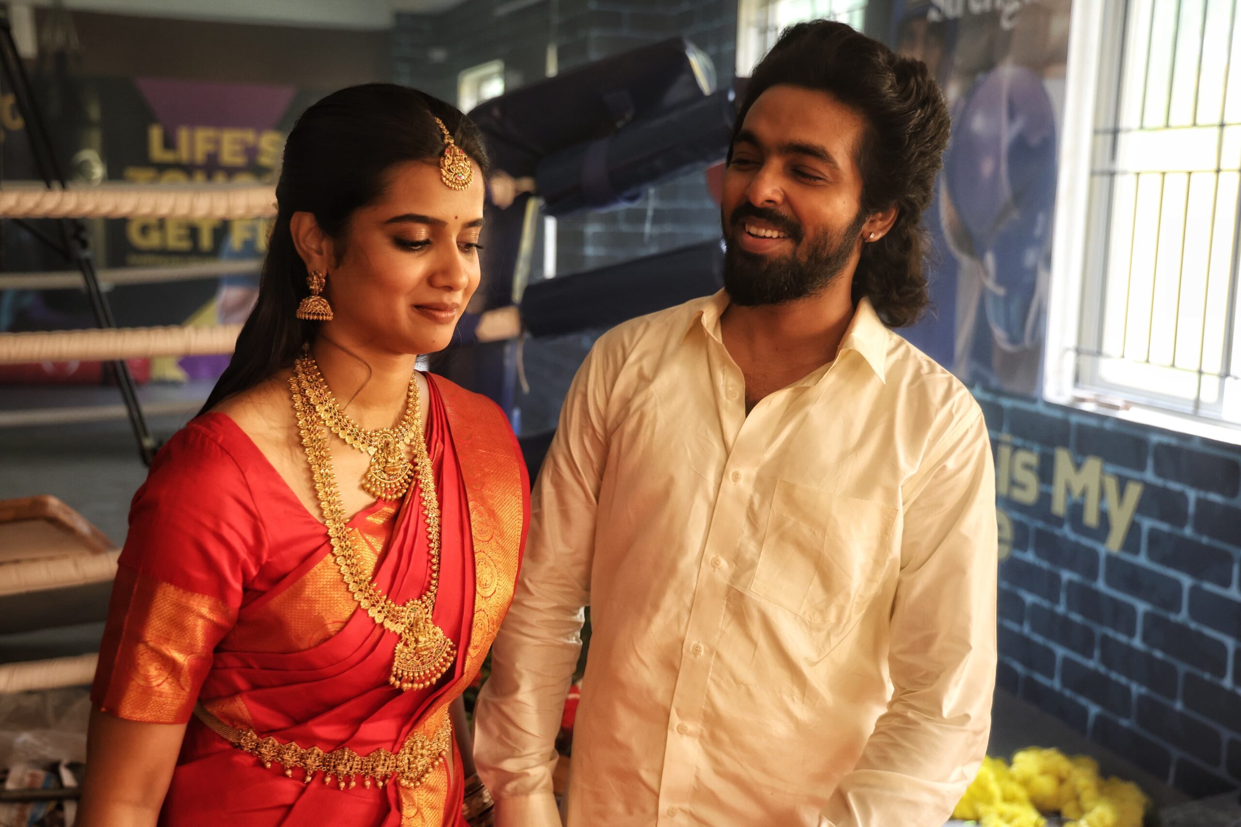 HAPPY RAJ – ஜிவி. பிரகாஷ் – ஸ்ரீ கௌரி பிரியா ஜோடி..; அப்பாஸ் ரீ-என்ட்ரி  