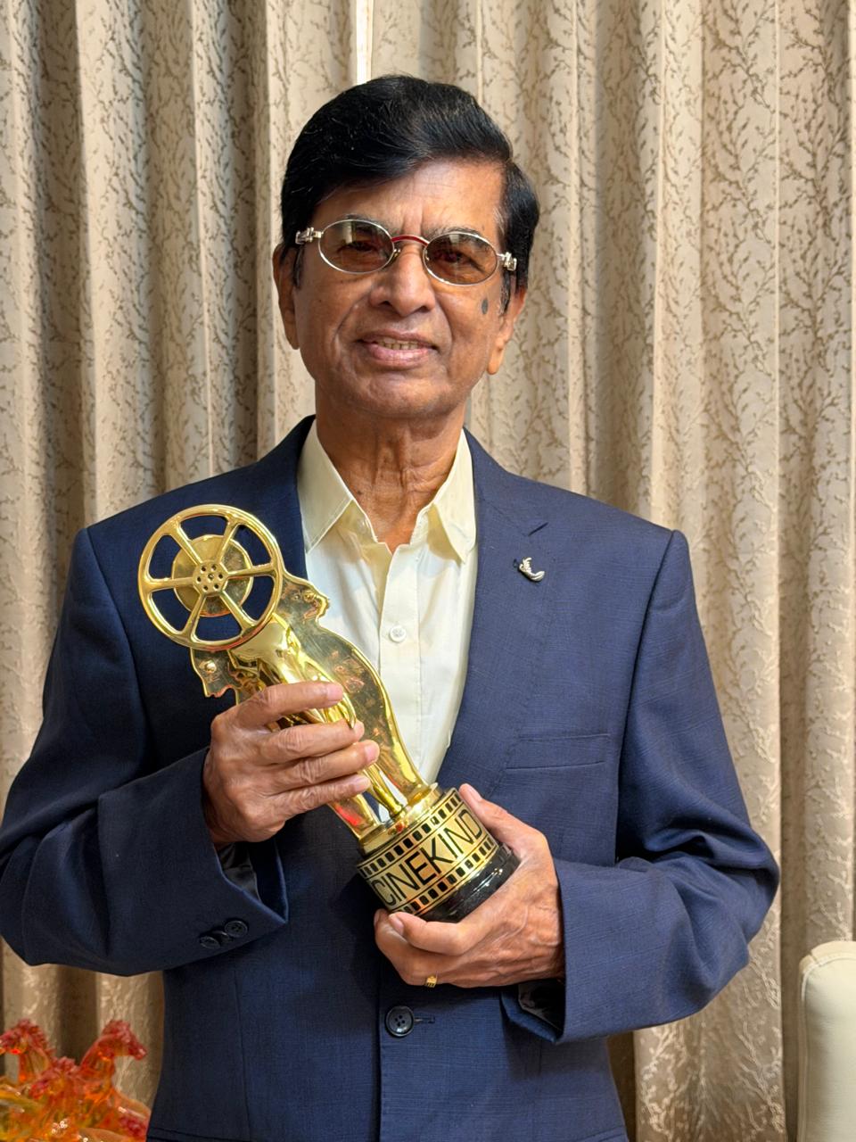 விஜய் அப்பா எஸ்.ஏ.சி-க்கு சிறந்த நடிகர் விருது..? எப்போ.? எங்கே? தெரியுமா..?