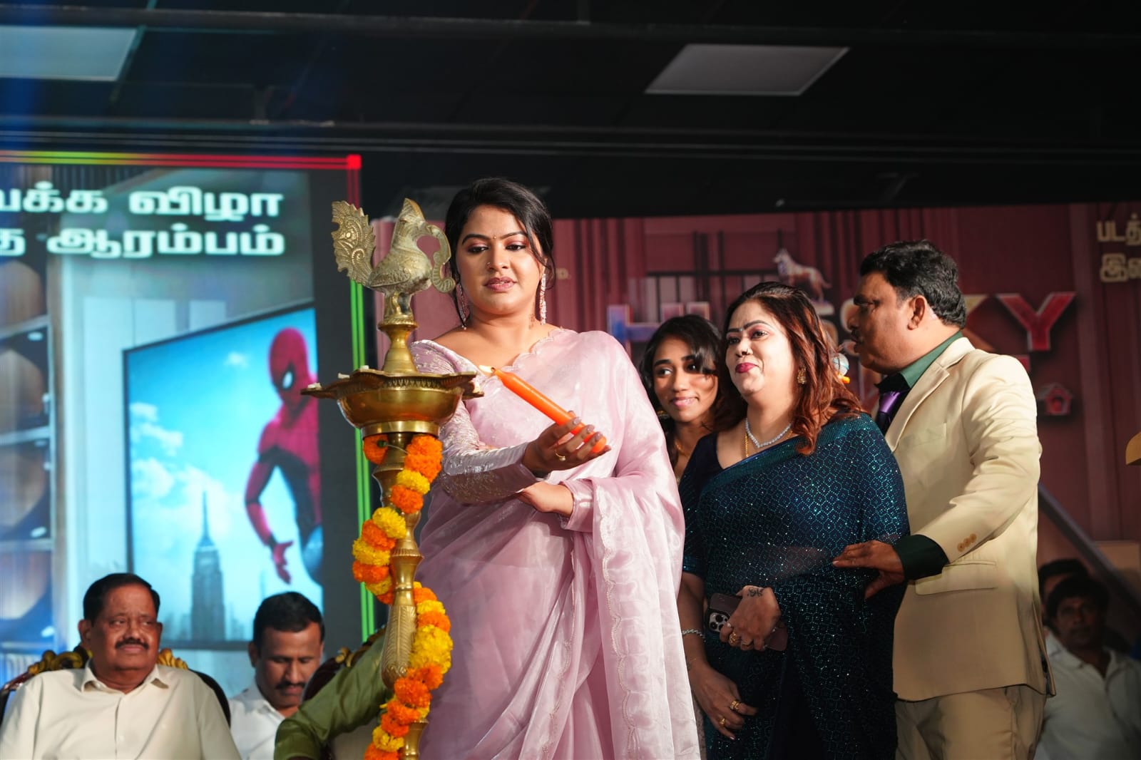 99 / 66 படத்தில் புத்தர்..: ரக்‌ஷிதா ரசிகர் மன்ற தலைவராகிய இயக்குநர் சங்க தலைவர்