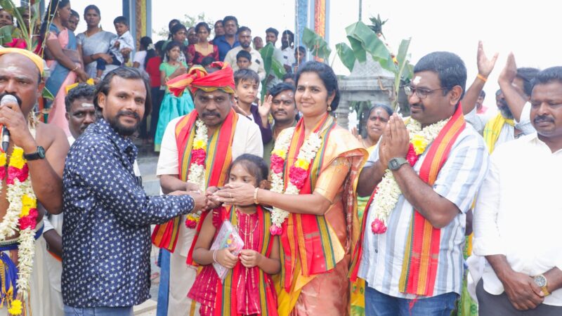 கவிஞர் VJP ரகுபதி வரிகளில் அம்மன் பாட்டு..; புதுக்கோட்டை மாமன்னர் பெற்றுக்கொண்டார்