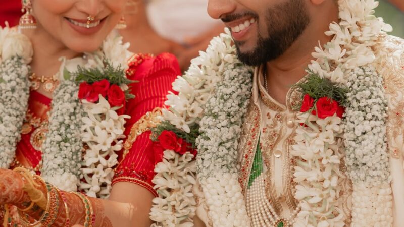 பைலட்டை மணந்து இல்லற வானில் பறக்கத் தொடங்கிய நடிகை ஜனனி 