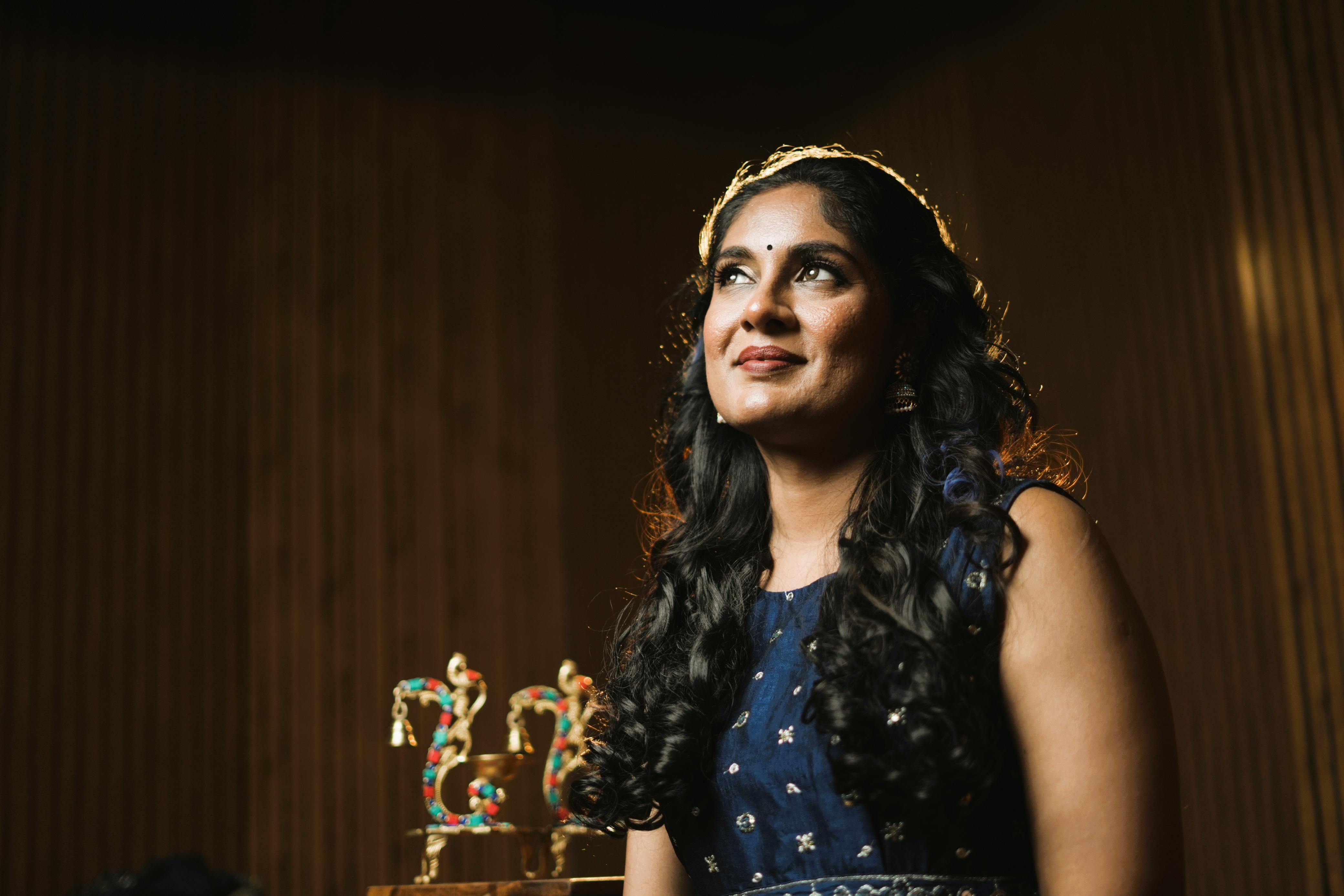 ‘அஞ்சு வண்ணப் பூவே..’ பாடகி சாருலதா மணி எழுதி இசையமைத்து பாடிய ‘தென்றலில்…’