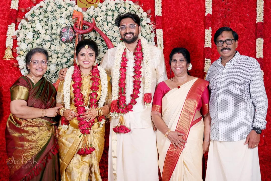 ‘வாலாட்டி’ இயக்குநரை மணந்த ‘லவ் டுடே’ நடிகை ரவீனா..; மகிழ்ச்சியில் ஸ்ரீஜா ரவி