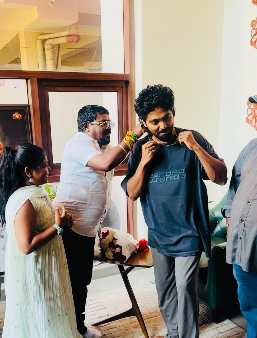 சினிமாவில் பிரகாசிக்க செய்த ஜிவி. பிரகாஷ்க்கு வேல்முருகன் செய்த நன்றிக்கடன் 