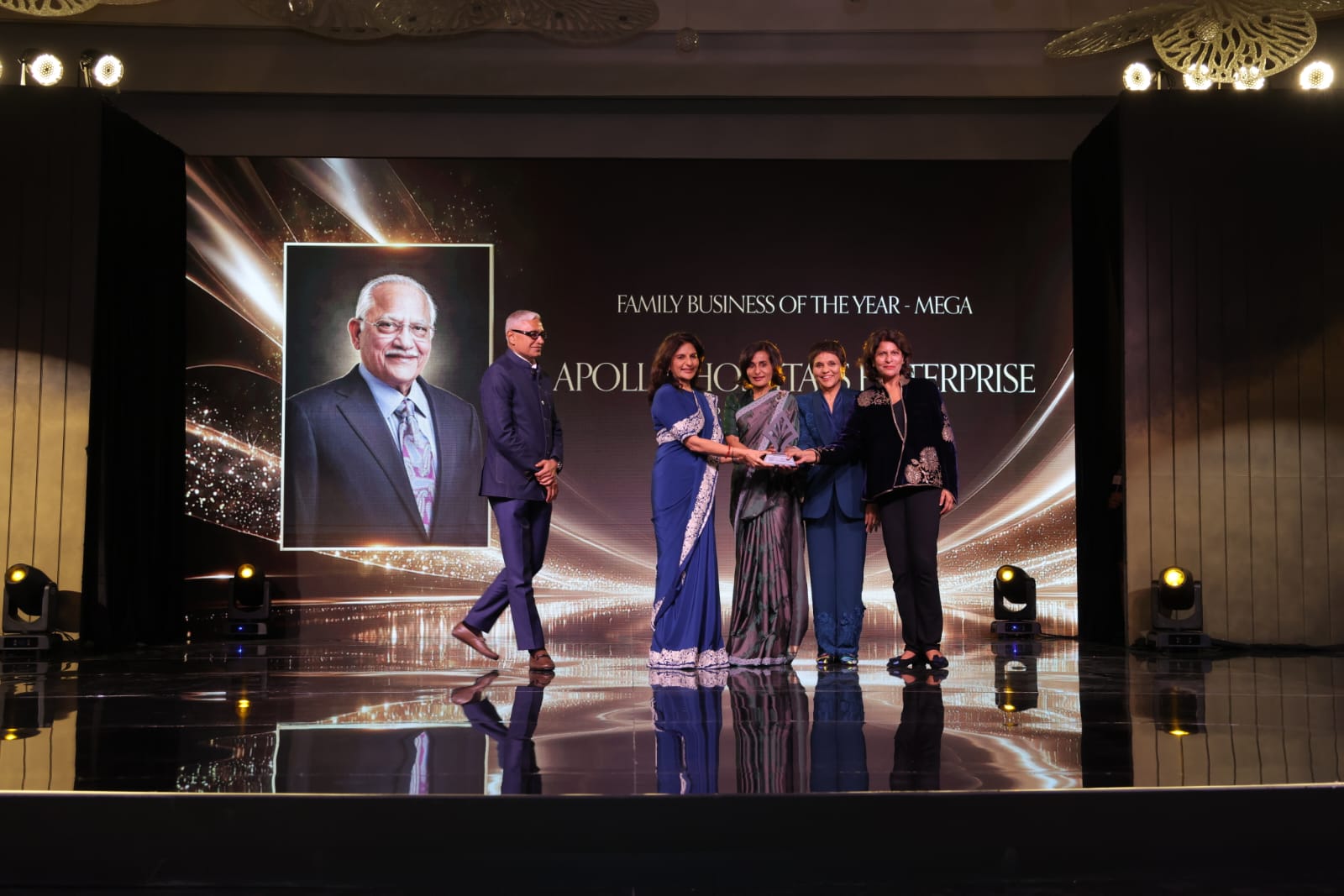 ஈடி பேமிலி பிசினஸ் அவார்ட்ஸ் – சிறந்த குடும்ப நிறுவனம் விருது பெற்றது அப்போலோ