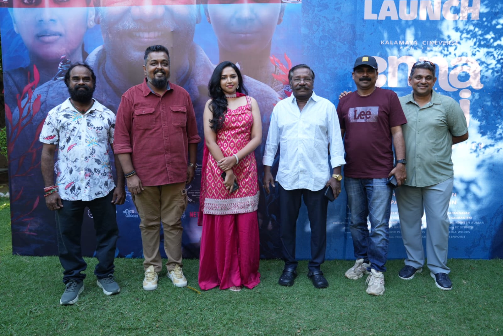 ‘என்ன விலை’… என்னை கட்டிப்பிடித்து முத்தமிட்ட நிமிஷா சஜயன்.. – கருணாஸ் 