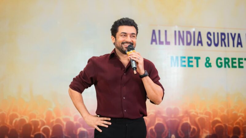 2000 ரசிகர்களுடன் சூர்யா போட்டோஷூட்..; முட்டாளுக்கு பதில் சொல்லாதீங்க என அட்வைஸ்..!