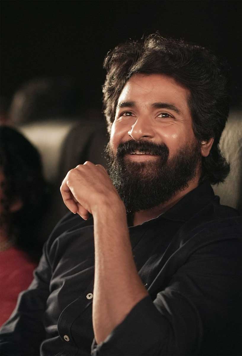 நம்மை விமர்சிப்பவர்கள் விமர்சிட்டே இருப்பாங்க.. தினமும் புத்தகம் படிங்க… சிவகார்த்திகேயன்